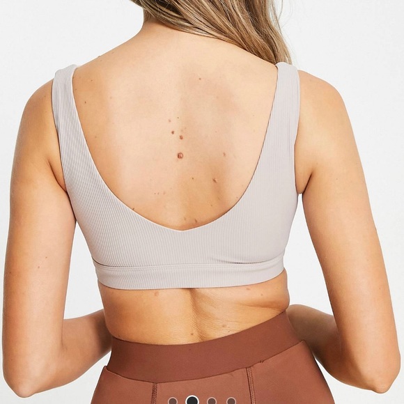 Light support sports bra - Picture 2 of 2